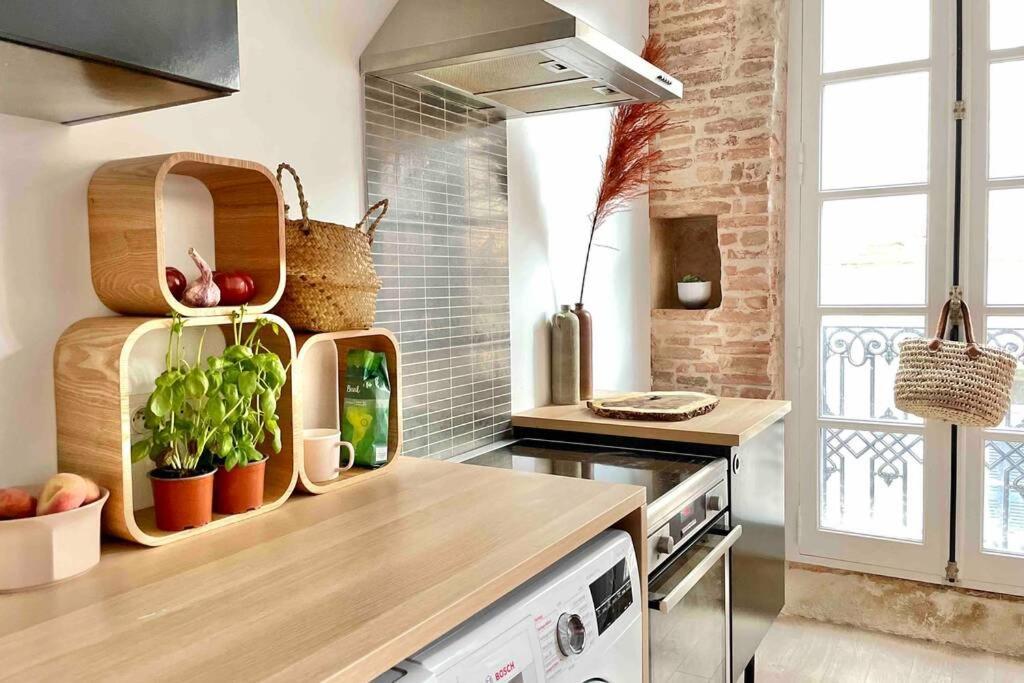 Tres Bel Appartement De 60M2 En Centre Ville ลาวัวร์ ภายนอก รูปภาพ